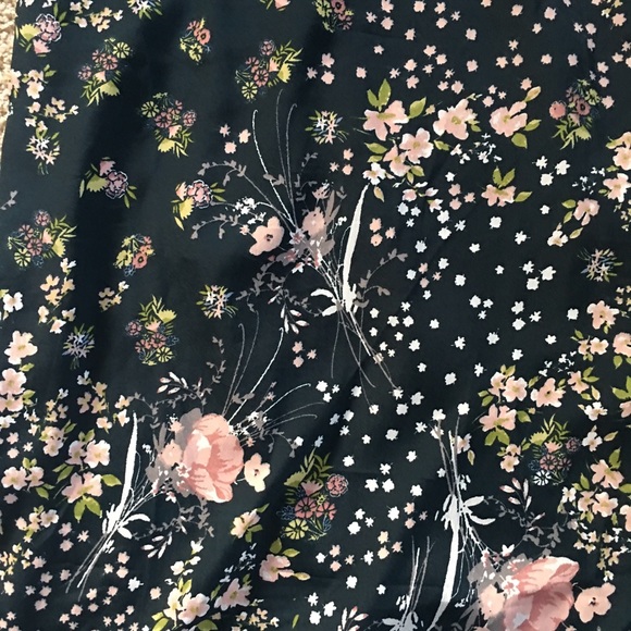 Long sleeve cold shoulder dress - Picture 5 of 8